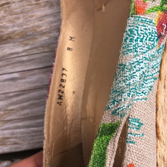 Stuart Weitzman Peep Toe Canvas Espadrille Wedge 8 - Picture 10 of 15